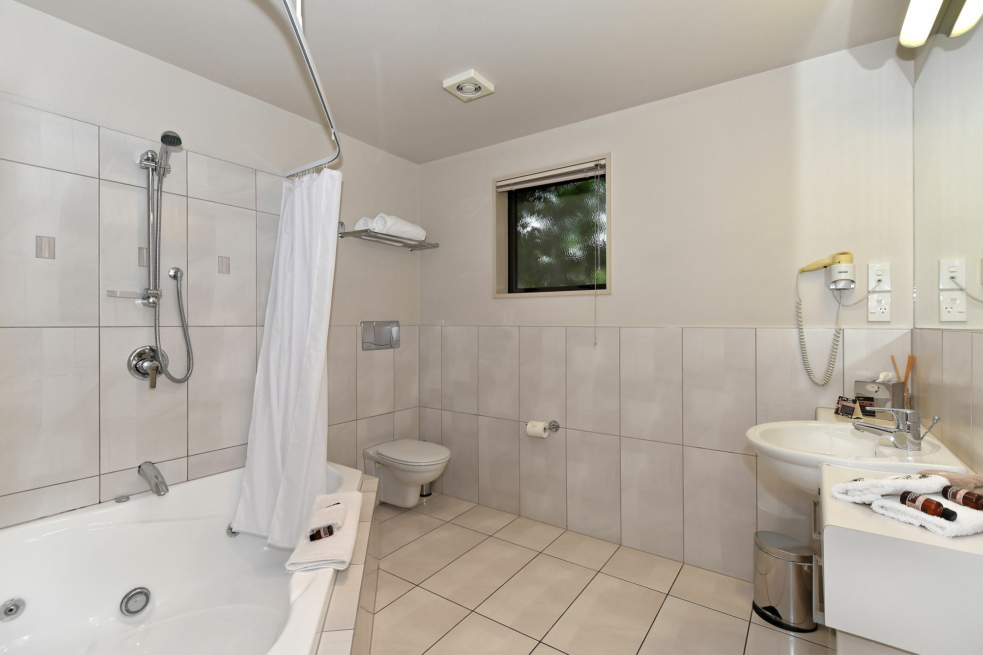 Palazzo Motor Lodge Νέλσον Εξωτερικό φωτογραφία Bathroom